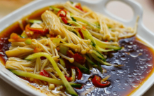 金针菇怎样炒才好吃?美味的金针菇炒猪肉做法介绍!