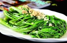 你还不知道炒蒜蓉油麦菜的窍门吗？快来学习学习吧！