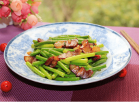 四川腊肉炒蒜苔的美味你尝过吗?教你快速学会四川腊肉炒蒜苔!