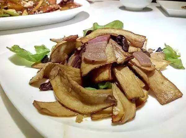 野生白牛肝菌有毒吗，如何避免食用牛肝菌中毒？